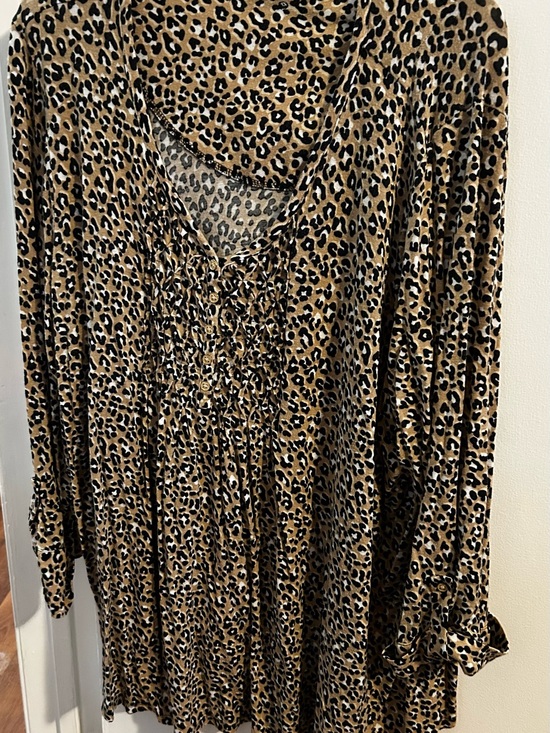 Kim Rogers Tops - Kim Rogers Leopard Print Button-Front Blouse in Tan Black and Cream